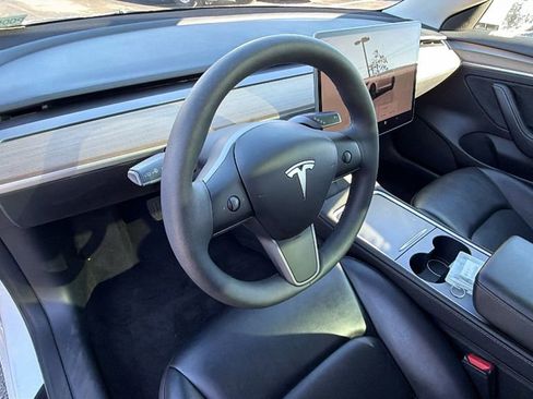 Used 2023 Tesla Model 3 Standard Range image 28