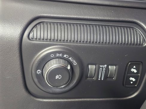 Used 2024 Jeep Grand Wagoneer L Series III AWD/4WD image 24