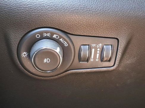 Used 2022 Jeep Compass Trailhawk AWD/4WD image 6