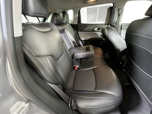 Used 2022 Jeep Compass Latitude AWD/4WD image 24