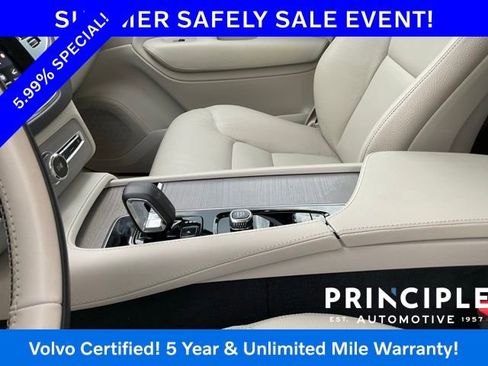Certified 2024 Volvo XC90 B6 Plus AWD/4WD image 18