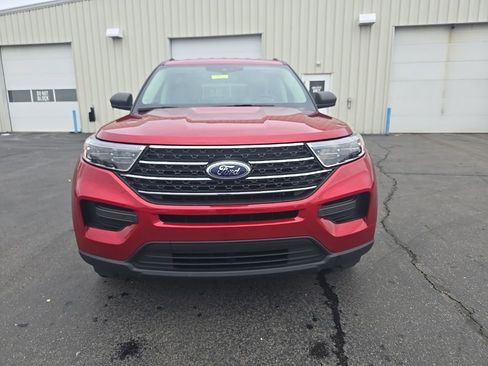 Used 2022 Ford Explorer XLT RWD image 2