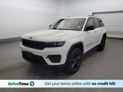 Used 2023 Jeep Grand Cherokee Altitude image 1