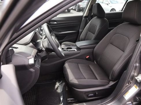 Certified 2025 Nissan Altima 2.5 SV FWD image 8