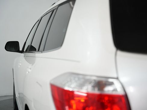 Used 2013 Toyota Highlander SE image 64