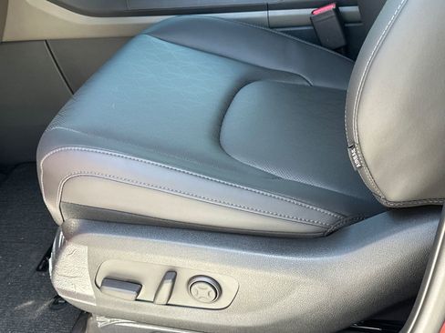 New 2026 Kia Carnival EX FWD image 20