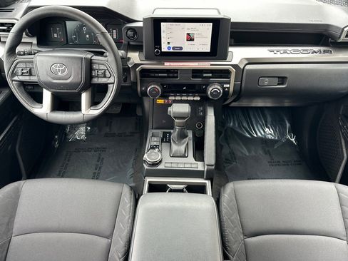 Certified 2025 Toyota Tacoma SR5 AWD/4WD image 13