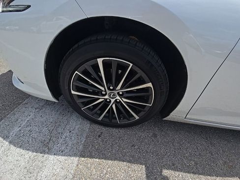 Used 2024 Lexus ES 350 w/ Premium Package image 12