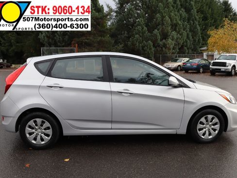 Used 2017 Hyundai Accent SE image 9