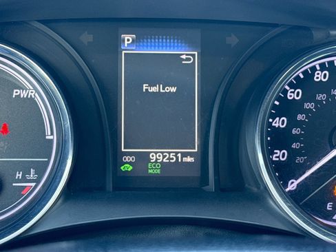 Used 2020 Toyota Camry LE image 18