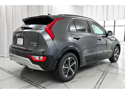 New 2026 Kia Niro FWD image 7