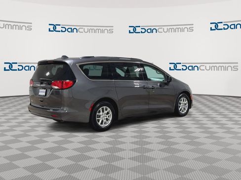 Used 2021 Chrysler Voyager Lxi FWD image 9