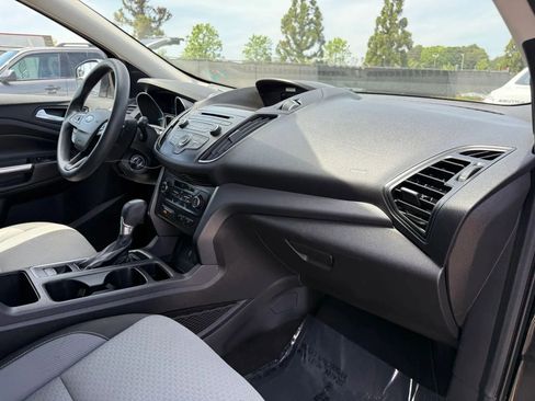 Used 2017 Ford Escape SE AWD/4WD image 19