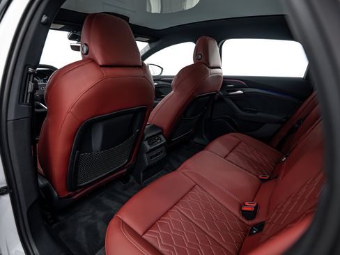 Used 2025 Audi S6 e-tron Prestige w/ 21" Black Optic Package image 19