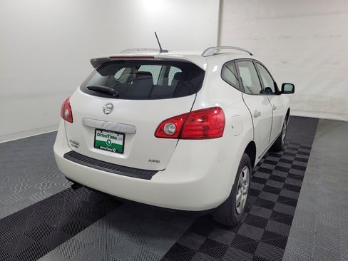 Used 2015 Nissan Rogue S w/ Convenience Package AWD/4WD image 9
