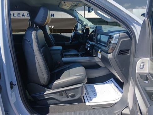 New 2026 Ford F250 Lariat w/ Black Appearance Package image 15