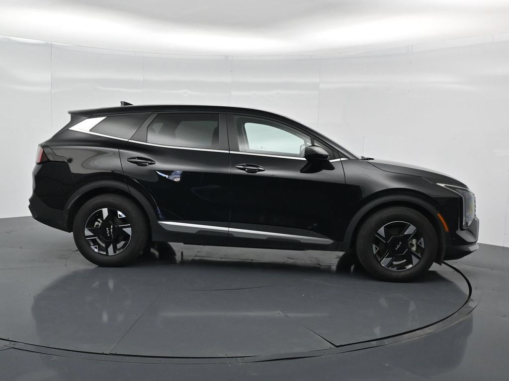 Used 2026 Kia Sportage LX FWD image 8