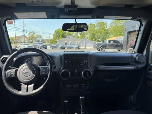Used 2014 Jeep Wrangler Unlimited Sport w/ Quick Order Package 24S AWD/4WD image 9