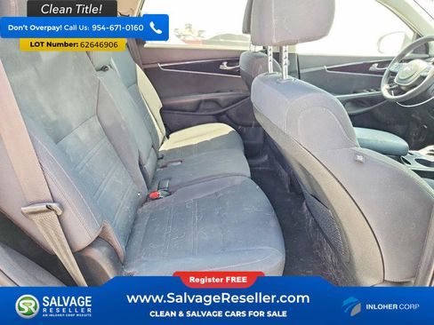 Used 2019 Kia Sorento FWD V6 image 13