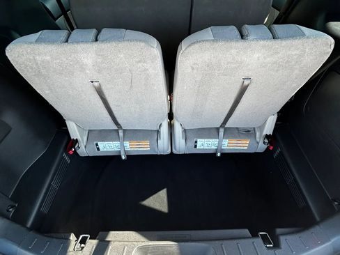 Used 2013 Ford Explorer XLT FWD image 30