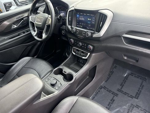 Used 2024 GMC Terrain SLT image 26