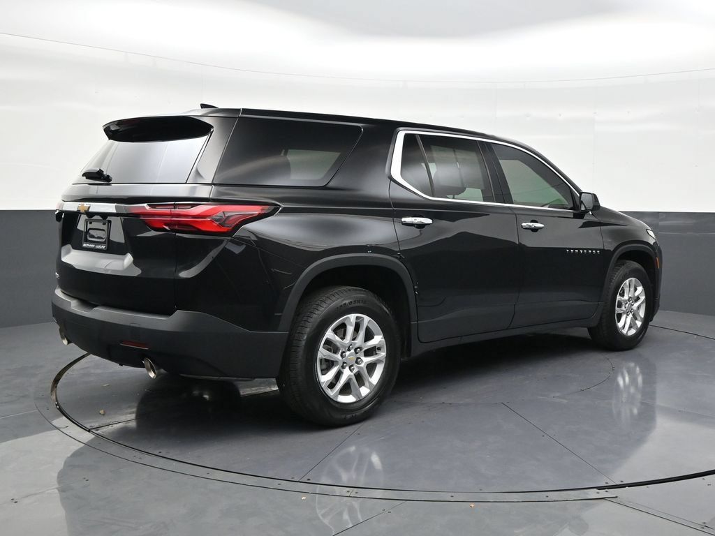 Used 2024 Chevrolet Traverse LS FWD image 5