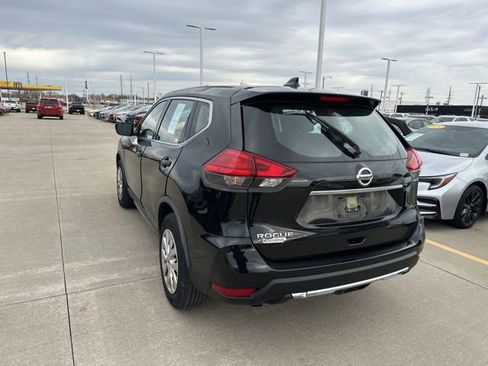 Used 2017 Nissan Rogue S image 5
