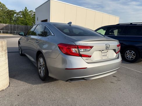 Used 2018 Honda Accord LX image 2