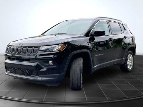 Used 2022 Jeep Compass Latitude w/ Sun and Sound Group AWD/4WD image 4