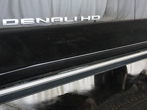 Used 2021 GMC Sierra 2500 Denali w/ Denali Black Diamond Edition AWD/4WD image 7