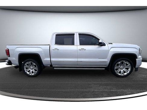 Used 2017 GMC Sierra 1500 Denali w/ Denali Ultimate Package AWD/4WD image 15