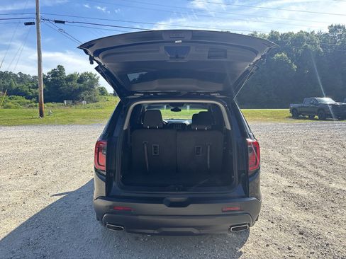 Used 2023 GMC Acadia SLE w/ Elevation Edition FWD image 26