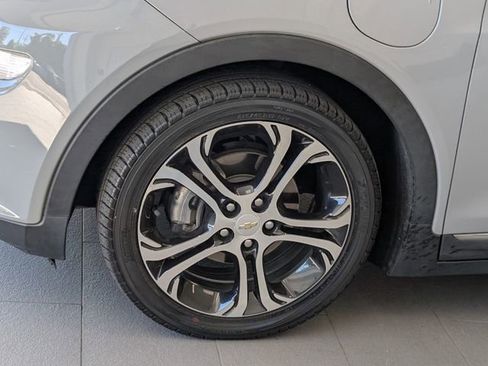 Used 2020 Chevrolet Bolt Premier w/ Infotainment Package image 4