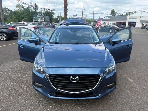 Used 2017 MAZDA MAZDA3 Touring w/ Popular Equipment Package FWD image 10