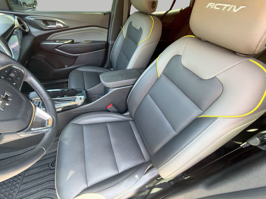 Used 2025 Chevrolet Trax ACTIV w/ Sunroof Package FWD image 16