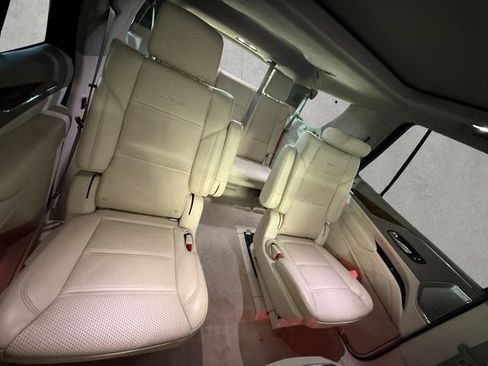 Used 2021 Cadillac Escalade Premium Luxury Platinum RWD image 22