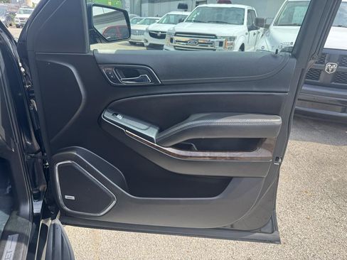 Used 2019 Chevrolet Suburban LT AWD/4WD image 18