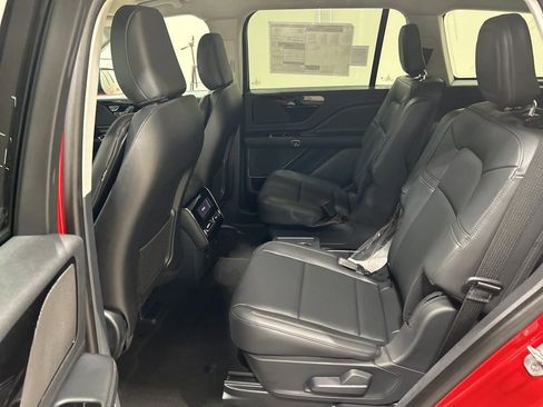New 2026 Lincoln Aviator AWD w/ Jet Appearance Package image 24