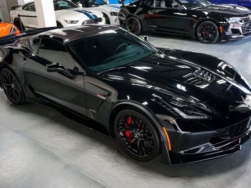 Used 2015 Chevrolet Corvette Z06 w/ 3LZ Preferred Equipment Group RWD image 56