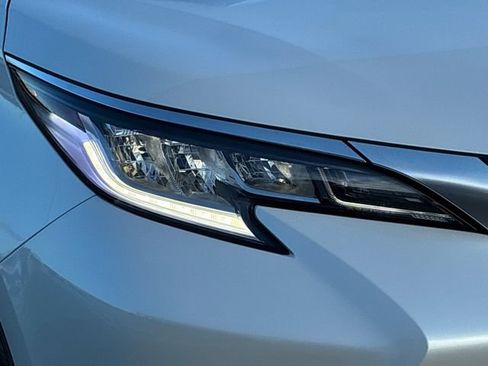 Certified 2026 Toyota Sienna Limited FWD image 30