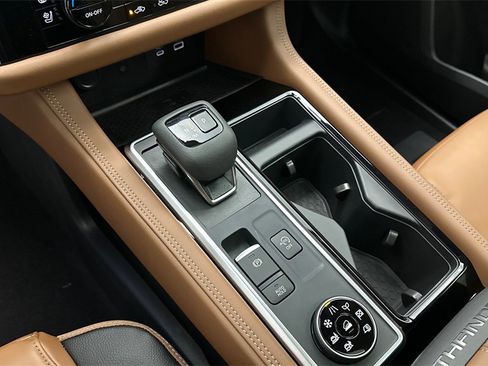 New 2025 Nissan Pathfinder Platinum w/ Cargo Package image 12