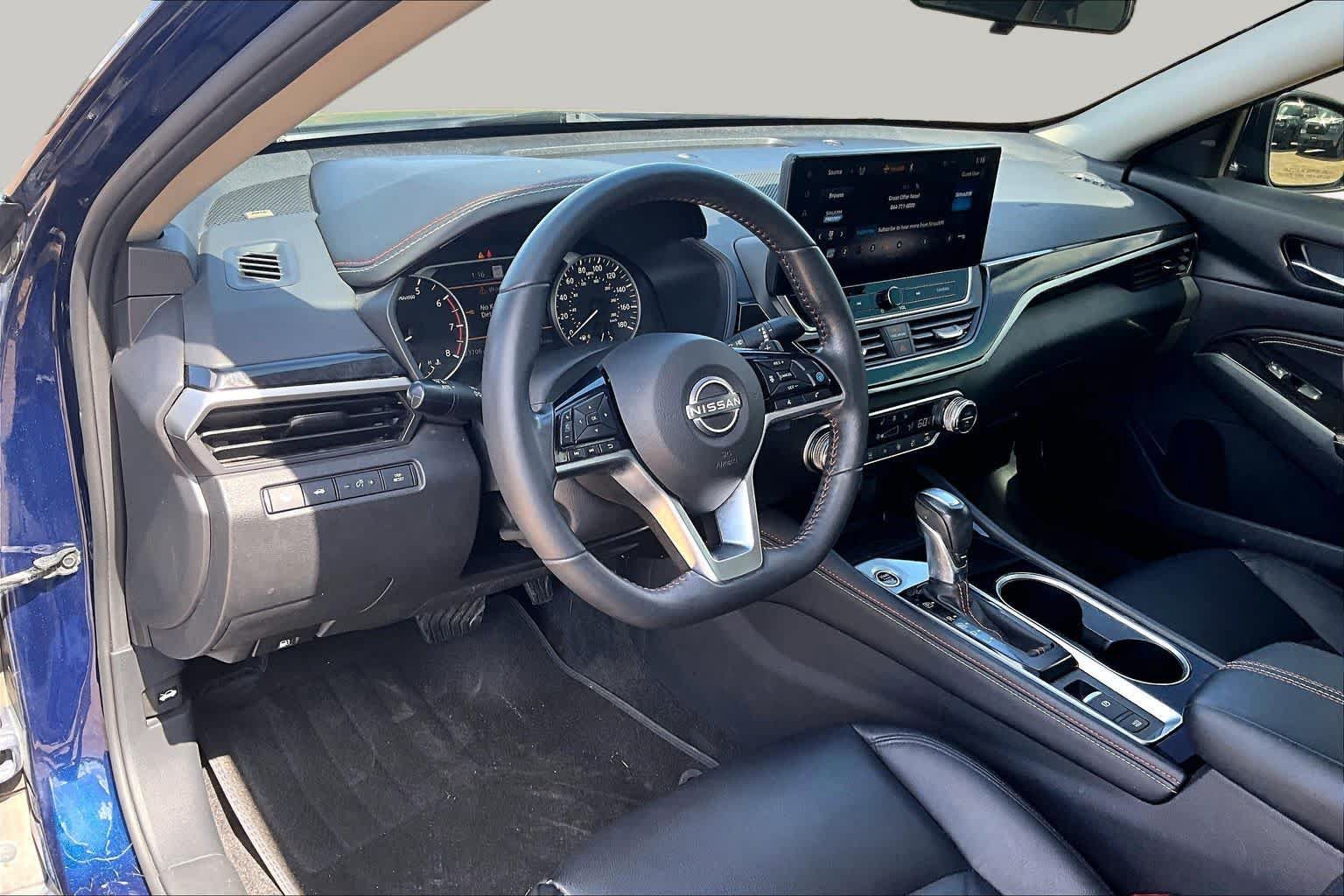 Used 2023 Nissan Altima 2.0 SR FWD image 18