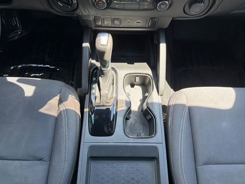 Used 2023 Nissan Frontier SV w/ Midnight Edition Package AWD/4WD image 25