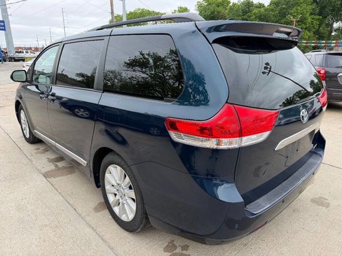 Used 2012 Toyota Sienna Limited w/ Premium Pkg FWD image 5