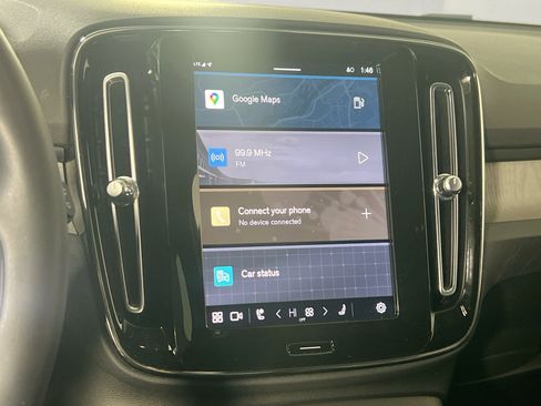 Used 2023 Volvo XC40 B5 Core w/ Climate Package image 15