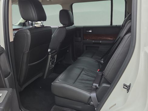Used 2010 Ford Flex Limited FWD image 11