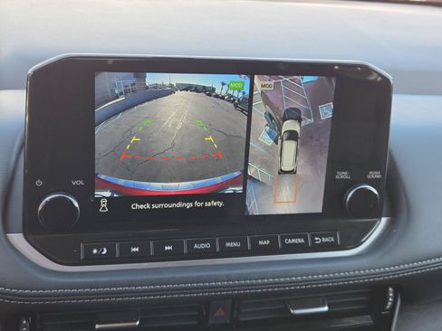 Used 2022 Nissan Rogue Platinum w/ Head-Up Display Package FWD image 8