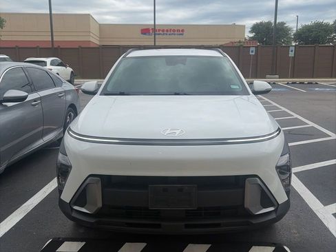 Used 2024 Hyundai Kona SEL w/ Convenience Package image 2
