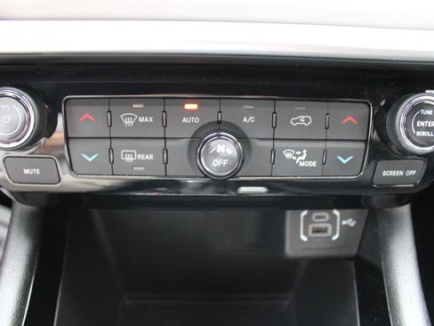 Certified 2025 Jeep Compass Limited AWD/4WD image 21