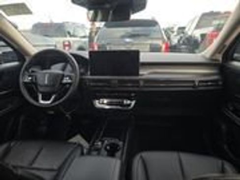 Used 2023 Lincoln Corsair AWD w/ Equipment Group 101A image 5